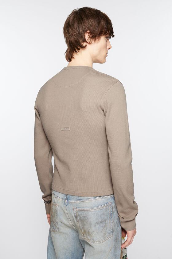 (image for) Generous Long sleeve t-shirt - Fitted fit